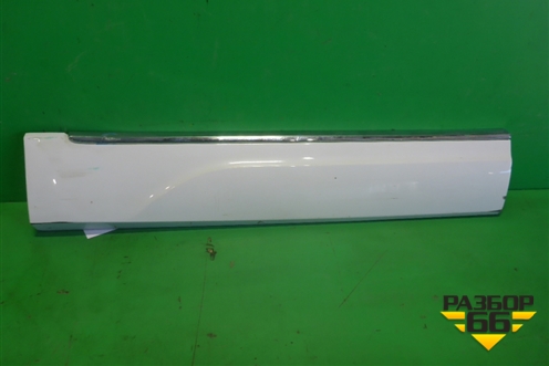 Накладка двери задней правой (после 2012г крашеная) (8R0853970L) для Audi Q5 c 2008-2017г
