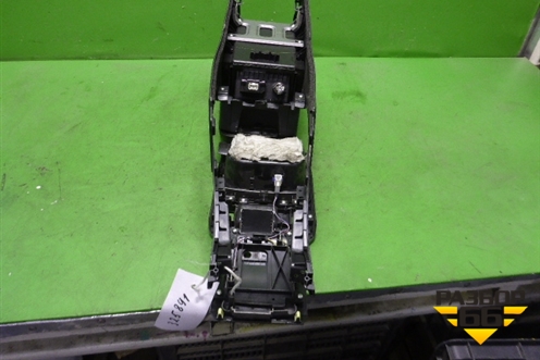 Подлокотник (92113AG000) для Subaru Legacy (B14) с 2010г