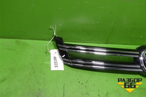 Накладка на решетку радиатора (5N0853651H) для Volkswagen Tiguan с 2011-2016г
