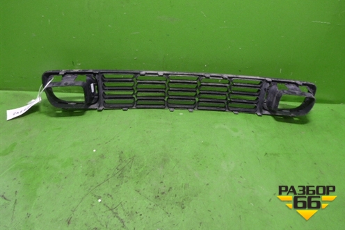 Решетка в передний бампер центральная (51119802061) для Mini Countryman R60 с 2010г