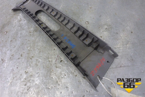Обшивка стойки центральная верхняя левая (8583038000) для Hyundai Sonata-5 с 2001г