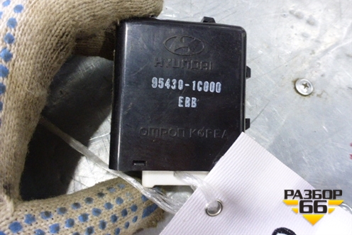 Реле (обогрева заднего стекла) (954301C000) для Hyundai Getz с 2002г