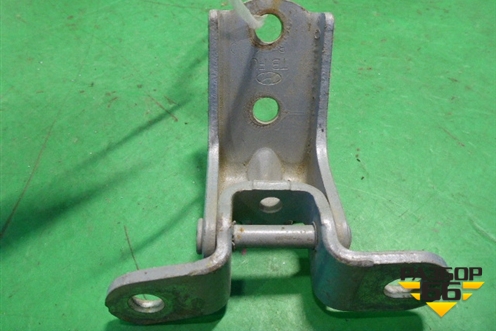 Петля двери передней правой верхняя (793201C000) для Hyundai Getz с 2002г