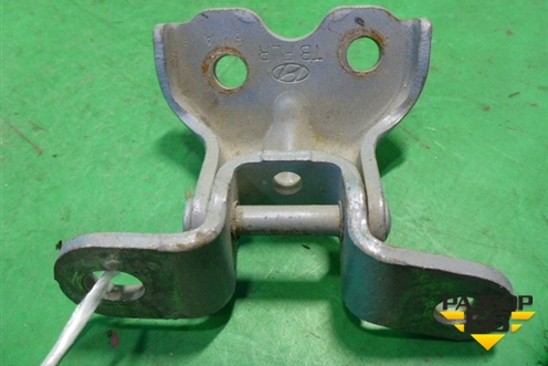 Петля двери передней правой нижняя (793251C000) для Hyundai Getz с 2002г
