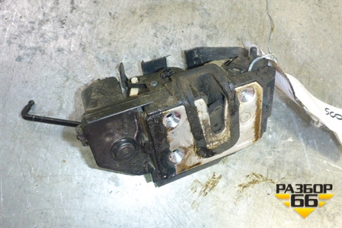 Замок двери задней левой для Hyundai Getz с 2002г