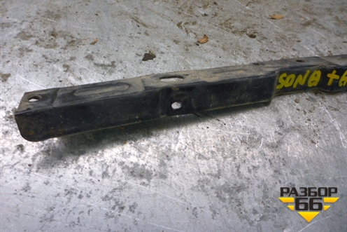Кронштейн заднего бампера центральный 866813D000 для Hyundai Sonata-5 с 2001г