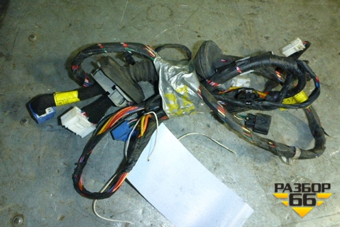 Проводка двери передней правой для Hyundai Tucson с 2004-2010г