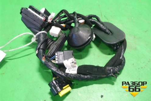 Проводка двери передней левой (916003Z334) для Hyundai i40 с 2011г