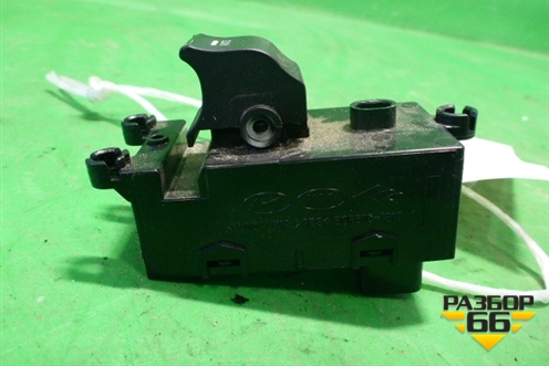 Кнопка стеклоподъёмника (двери передней правой) (935753Z000) для Hyundai i40 с 2011г
