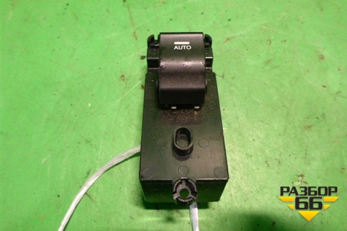 Кнопка стеклоподъёмника (двери задней левой) (935803Z000) для Hyundai i40 с 2011г