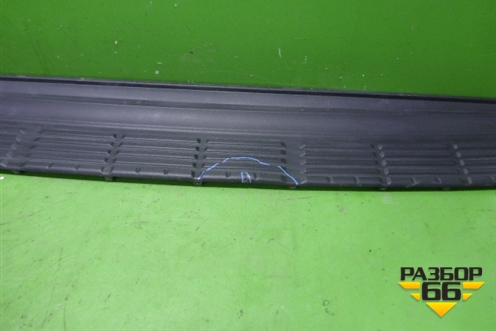 Накладка заднего бампера (до 2012г) (5216260040) для Toyota Land Cruiser (200) с 2008г