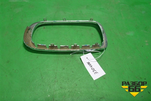 Накладка на решетку радиатора (правая) (51117309775) для BMW X5 F15 с 2013г