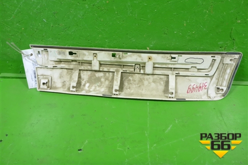 Накладка двери задней правой (после 2012г) (без хрома) (7507560120) для Toyota Land Cruiser (200) с 2008г