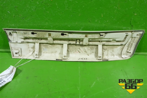 Накладка двери задней правой (после 2012г) (7507560120) для Toyota Land Cruiser (200) с 2008г