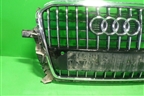 Решетка радиатора (после 2012г S-Line под парктроник) (8R0853651R) для Audi Q5 c 2008-2017г