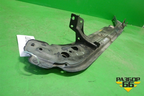 Кронштейн переднего крыла правый (7L6805920B) для Volkswagen Touareg c 2002-2010г