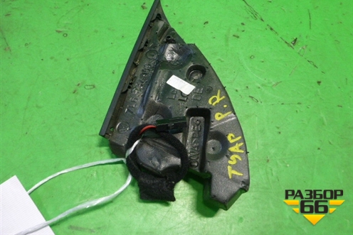 Накладка двери передней правой уголок (7L6837986) для Volkswagen Touareg c 2002-2010г