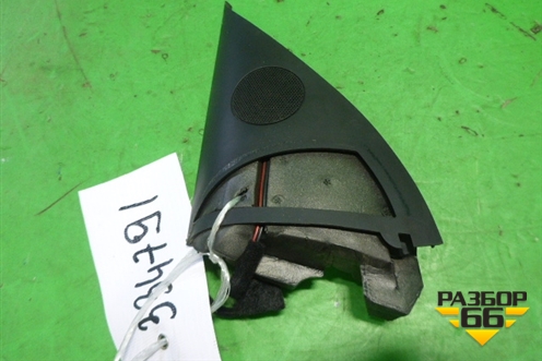 Накладка двери передней левой уголок (7L6837985D) для Volkswagen Touareg c 2002-2010г