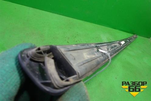Молдинг крыши правый (над дверями) (7L6860184F) для Volkswagen Touareg c 2002-2010г