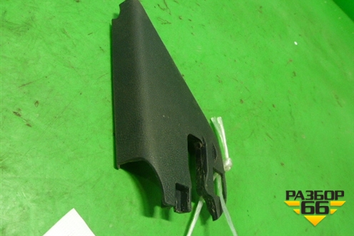 Накладка двери передней левой уголок (5J0837993) для Skoda Fabia с 2007-2014г