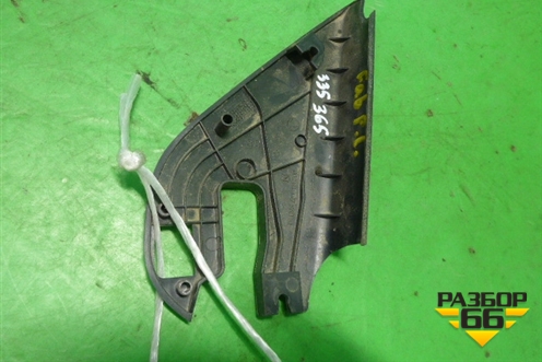 Накладка двери передней левой уголок (5J0837993) для Skoda Fabia с 2007-2014г