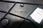 Накладка двери передней правой уголок (5J0837994) для Skoda Fabia с 2007-2014г