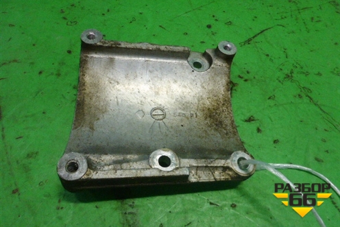 Кронштейн компрессора кондиционера (1.6л M16A) для Suzuki Liana с 2001г