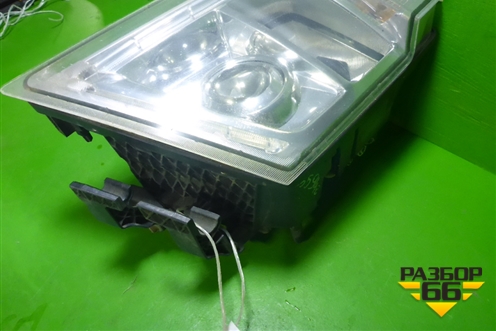 Фара левая/ (галоген линзованная светлый отражатель) (82304599) для Volvo TRUCK FH с 2008-2013г (ФШ)