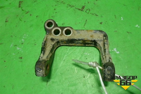 Кронштейн двигателя правый (1.6л M16A) для Suzuki Liana с 2001г