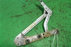 Петля крышки багажника правая (YS41F42700AA) для Ford Focus 1 с 1998-2004г