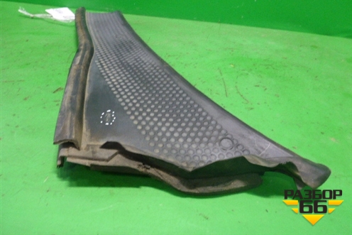 Решетка стеклоочистителей левая (правый руль) (1M51A02217BB) для Ford Focus 1 с 1998-2004г