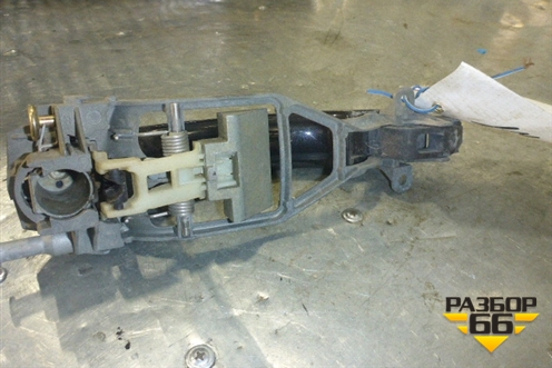 Ручка наружная двери задней правой для Volkswagen Touareg c 2002-2010г