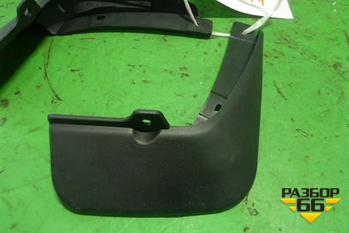 Брызговики задние комплект (новые) для Mazda Mazda 3 (BM) с 2013-2019г