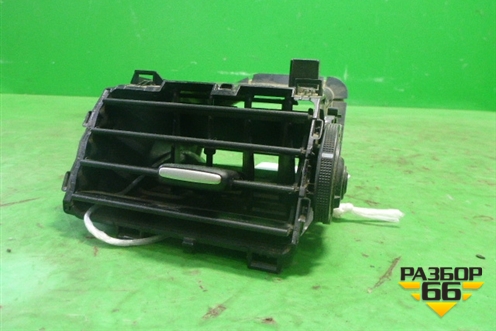 Дефлектор воздушный центральный (левый) (BBP36491X) для Mazda Mazda 3 (BL) с 2009-2013г