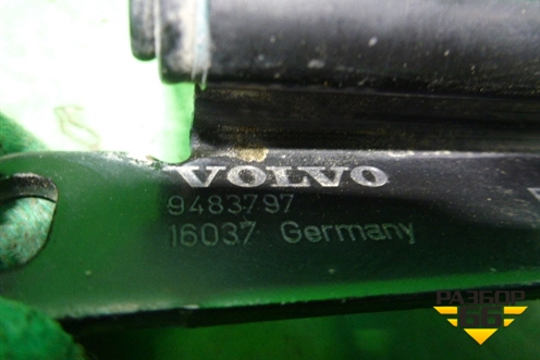 Петля двери багажника (верхняя) (9483797) для Volvo XC90 с 2002-2015г