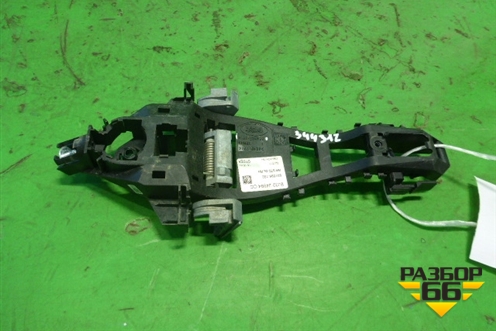 Кронштейн ручки наружной (правой) (LR078757) для Land Rover Range Rover Sport с 2013-2022г