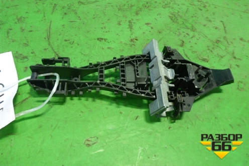 Кронштейн ручки наружной (правой) (LR078757) для Land Rover Range Rover Sport с 2013-2022г