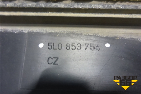 Накладка двери задней правой (5L0853754) для Skoda Yeti с 2009г