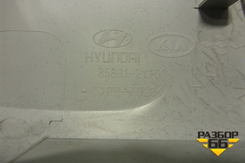 Обшивка стойки центральная верхняя правая (858412Y100) для Hyundai ix 35 с 2010г