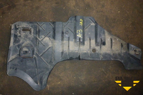 Накладка (см.фото) для Audi A3 (8PA) 2003-2013г Sportback 