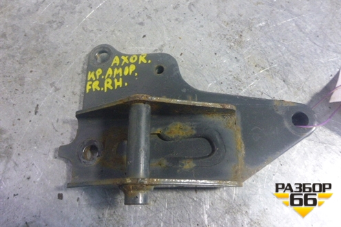 Кронштейн амортизатора кабины. Кронштейн амортизатора кабины ман. Задний кронштейн кабины даф лф 55. Кронштейн кабины ман тгс. Крепление накладки торсиона кабины ман тга.