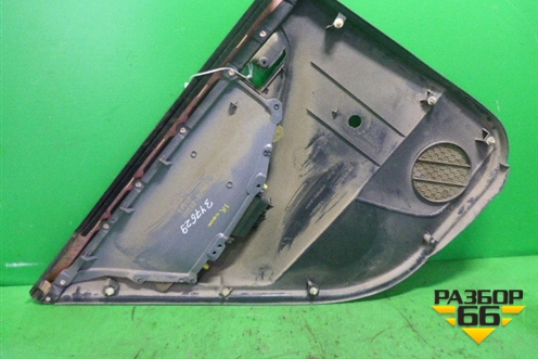 Обшивка двери задней правой под механику для Toyota Corolla (E12) с 2001-2007г