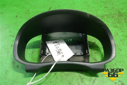 Накладка на щиток приборов (5J1857053A) для Skoda Fabia с 2007-2014г