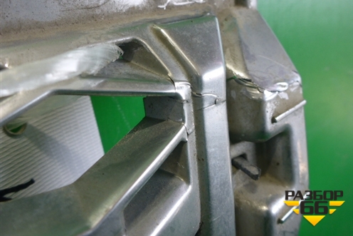 Решетка радиатора (после 2009г) (AH428138A) для Land Rover Range Rover 3 с 2002-2012г