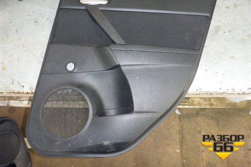 Обшивка двери задней правой под механику седан для Mazda Mazda 3 (BL) с 2009-2013г
