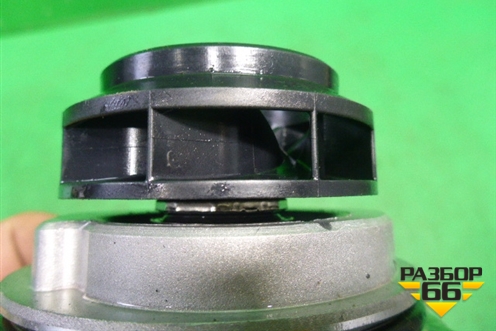 Насос водяной помпа (1.6л BSE) (06B121019D) для Volkswagen Golf VI с 2009-2012г
