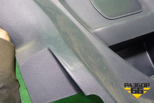 Обшивка салона боковая левая (8A61B31013AGW) для Ford Fiesta с 2008-2015г