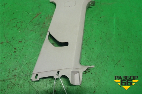 Обшивка стойки центральная верхняя правая (8A61B24582ACW) для Ford Fiesta с 2008-2015г