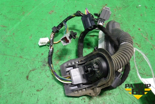 Проводка двери передней правой (3-х дверный кузов) (8V5T14A584DCE) для Ford Fiesta с 2008-2015г
