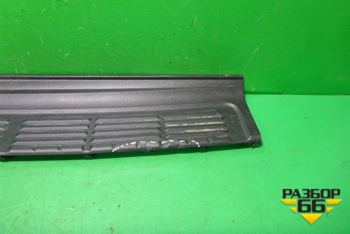 Накладка заднего бампера (до 2012г) (5216260040) для Toyota Land Cruiser (200) с 2008г